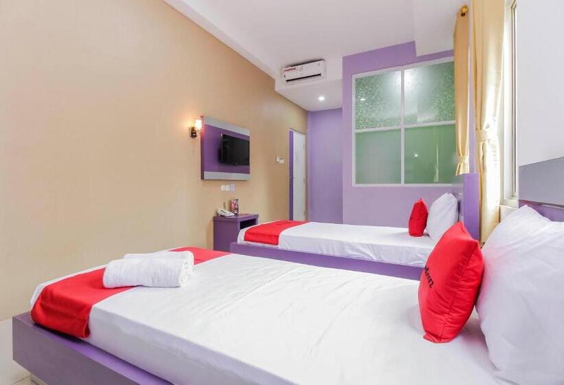 Номер Deluxe, Reddoorz Plus Near Stasiun Bekasi