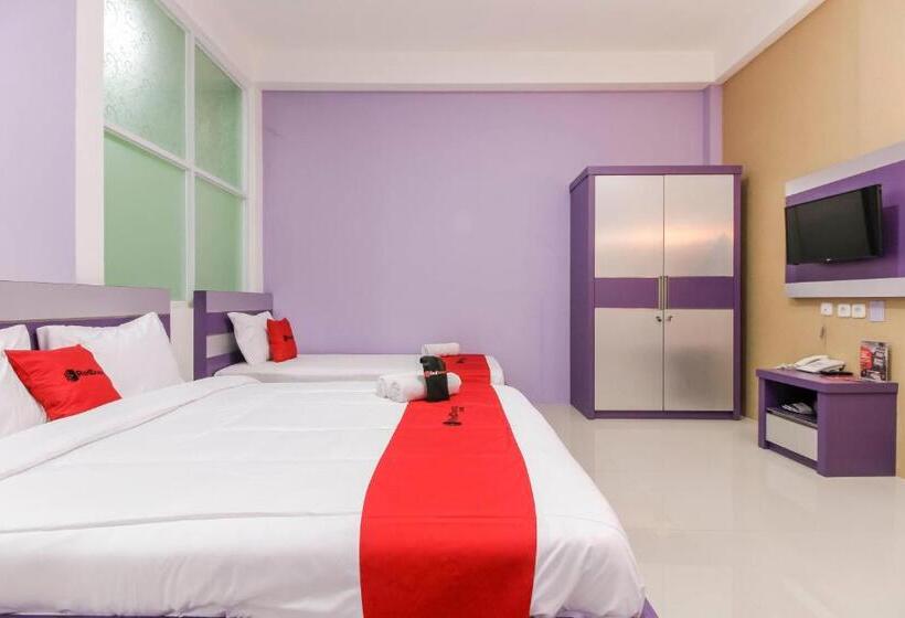 חדר משפחתי, Reddoorz Plus Near Stasiun Bekasi