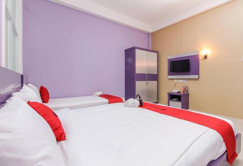 Семейный Номер, Reddoorz Plus Near Stasiun Bekasi