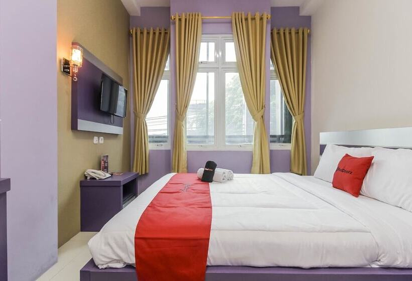 Номер Стандарт, Reddoorz Plus Near Stasiun Bekasi