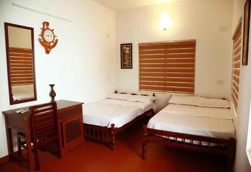 Семейный Номер, Back Packers Cochin Villa