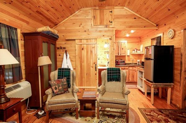 小室, Watson Estate Bnb & Deer Creek Winery