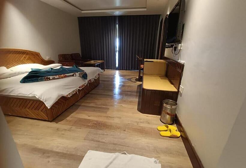 Family Suite, Subash Palace