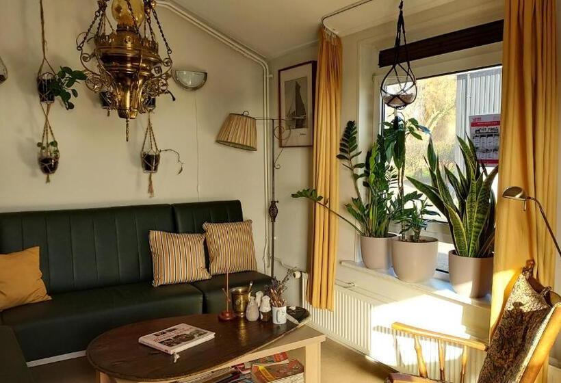 패밀리 방갈로, Lodge 61 Hotel Aan Het Water