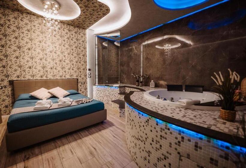Люкс с гидромассажем, Th Luxury Suite