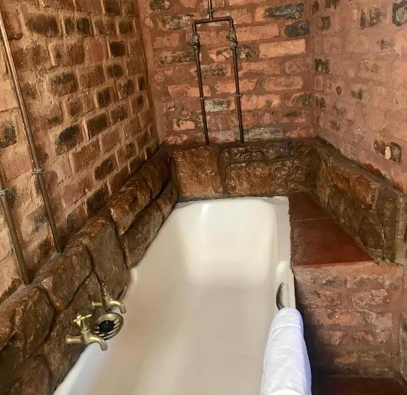 اتاق خانوادگی, Old Transvaal Inn Accommodation