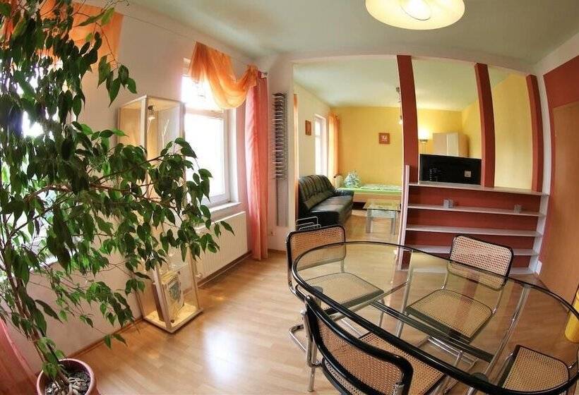 Семейный Номер, Pension Jung