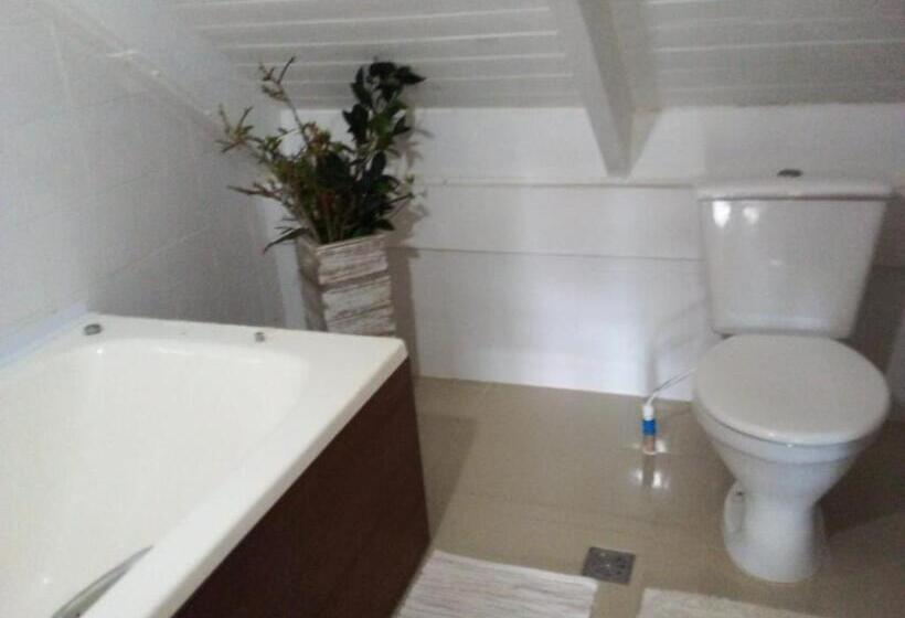 Номер Стандарт Трехместный, Pousada Reserva Do Tombo Lounge Hostel