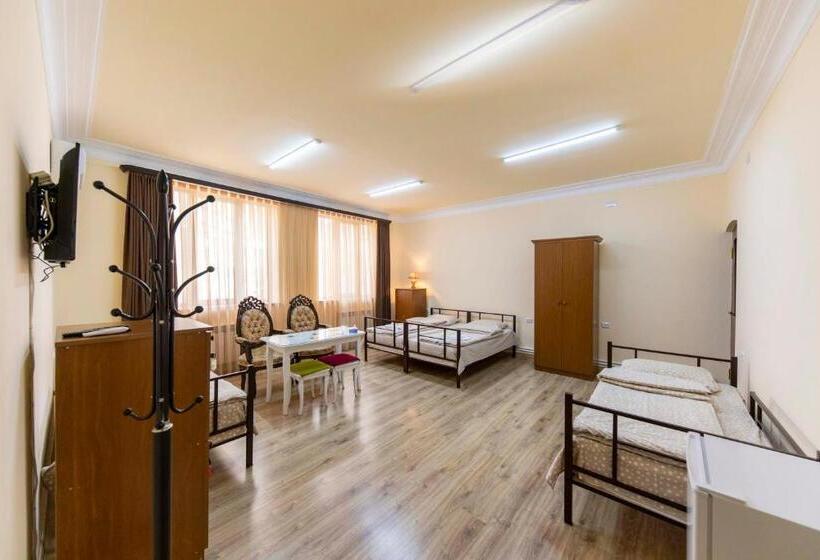 اتاق لوکس چهار تخته, Tatev Hotel And Tours