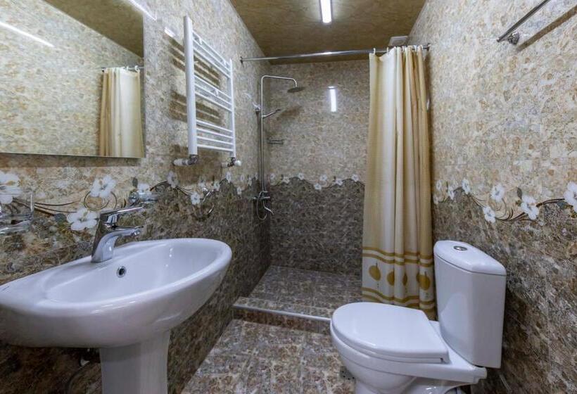 مجموعه ویستا شهر, Tatev Hotel And Tours