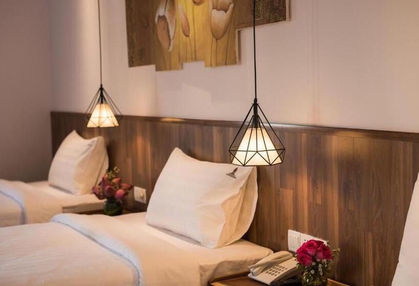 Трехместный Президентский, Phnom Penh 51 Hotel & Residences