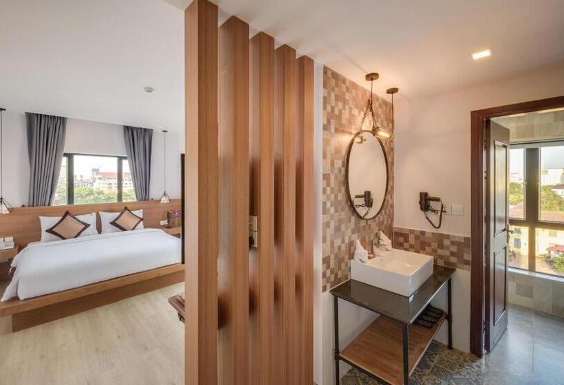 Полулюкс Повышенной Комфортности, Phnom Penh 51 Hotel & Residences