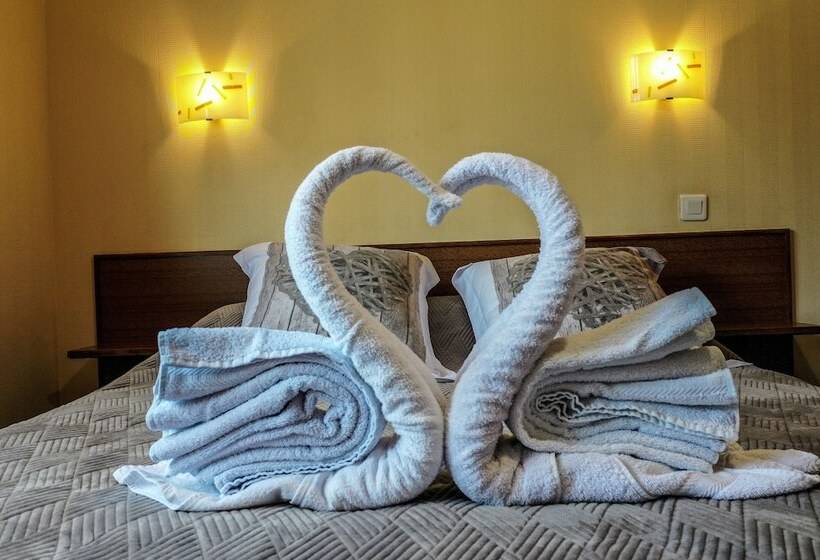 Номер Стандарт, Hôtel Le Pommeil