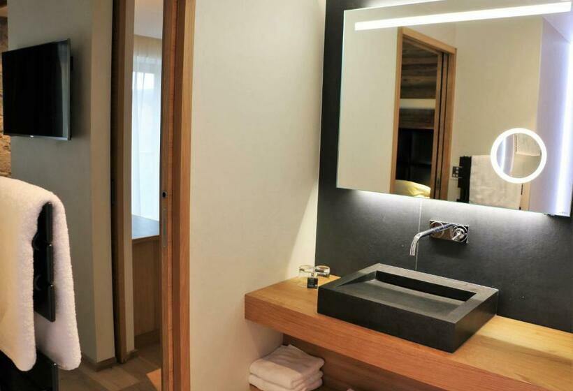 Номер Стандарт, Hôtel Interlaken Lounge Bar & Spa