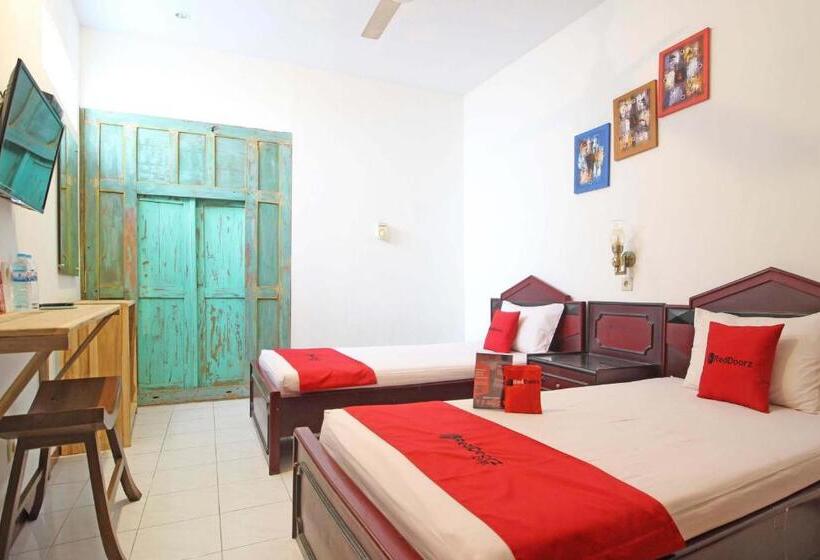 Номер Deluxe, Reddoorz Near Pojok Beteng Prawirotaman