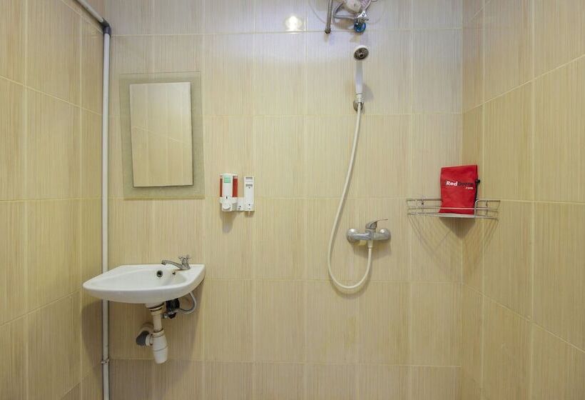 Номер Стандарт, Reddoorz Near Bethesda Manado