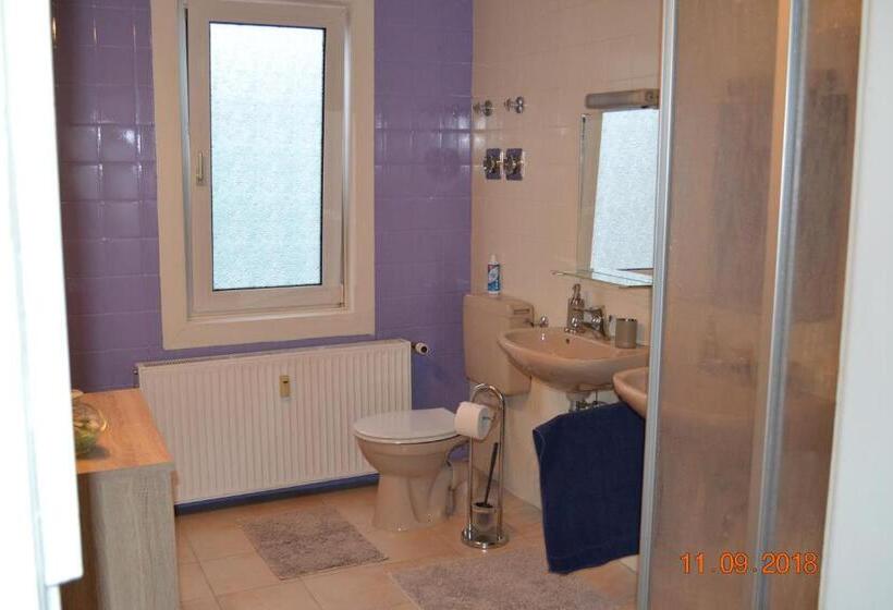 Standard room with outdoor bath, Landgasthaus Queen Victoria