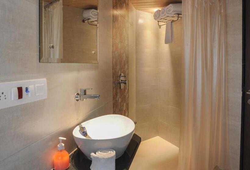 Номер Deluxe, Treebo Balaji Residency