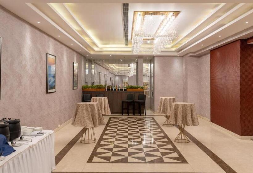 Номер Стандарт Кровать Кинг Адаптированный для Инвалидов, Ramada By Wyndham Kasauli