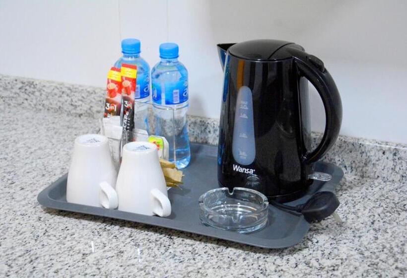 Apartamento 1 Dormitório, ذا فيفتى ايت السالمية