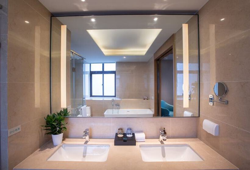سوییت اجرایی, Kai Xiang Hotel Yingtan