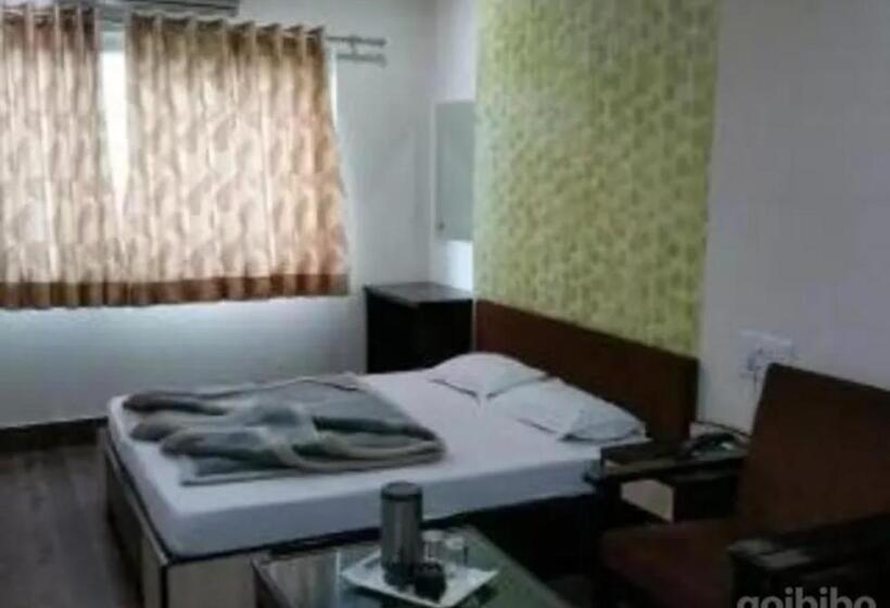 Quarto Deluxe, Vinayaka
