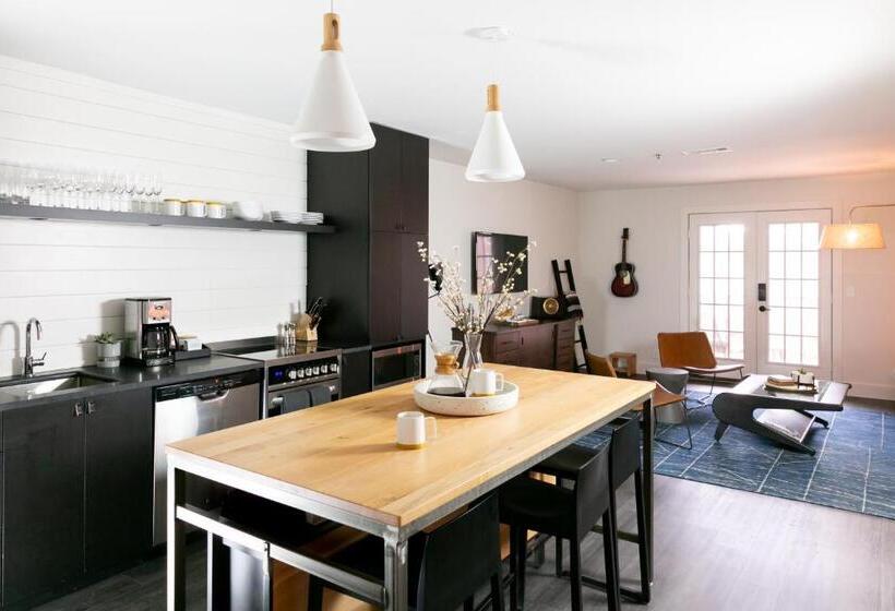 2 Bedroom Premium Apartment, Bode Nashville