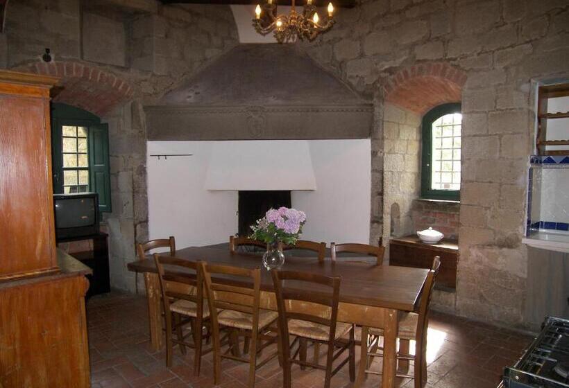 4间卧室的房子, Castello Di Pratelli