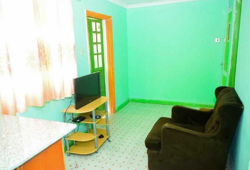 استودیوی استاندارد, Kenya Inn