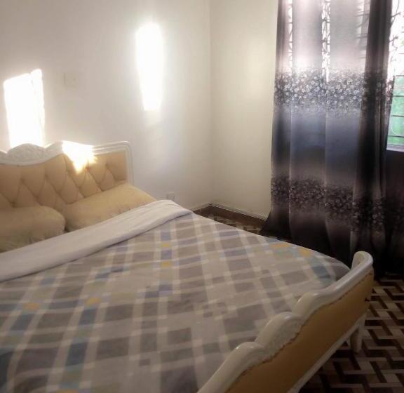 اتاق استاندارد, Kenya Inn