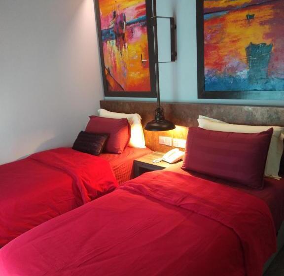 Полулюкс с Бассейном, The Royale Chenang Resort