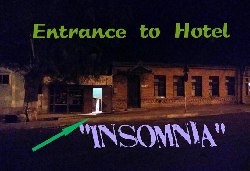 اتاق استاندارد با چشم‌انداز باغ, Insomnia