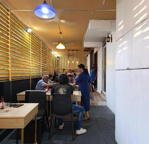 اتاق لوکس یک تخته, Blue Bell Cochin Airport