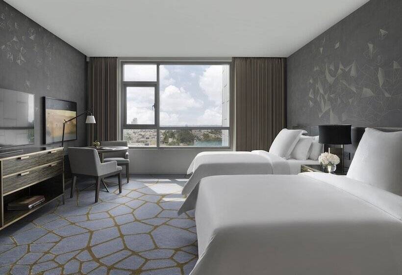 Номер Премиум, Four Seasons Hotel Bengaluru At Embassy One