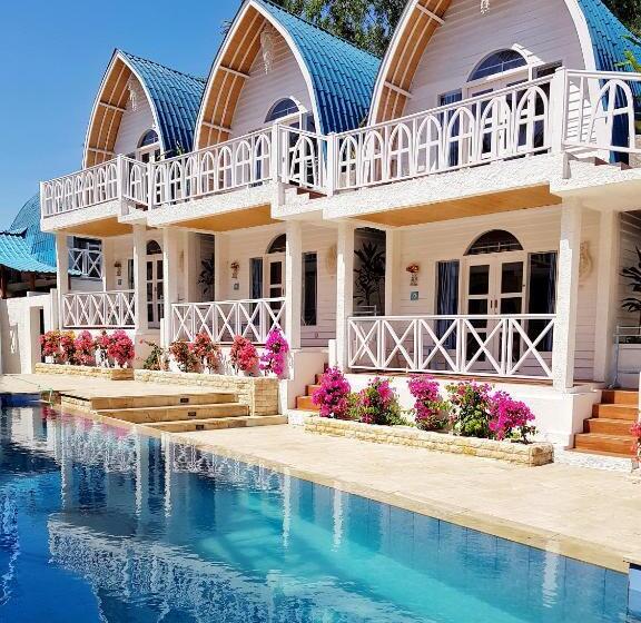 اتاق استاندارد با چشم‌انداز استخر, Santorini Beach Resort