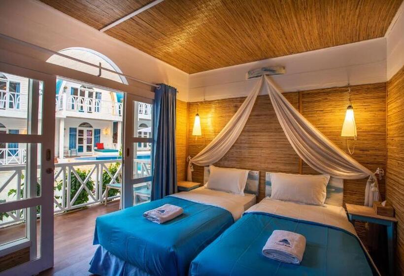 اتاق استاندارد با چشم‌انداز استخر, Santorini Beach Resort