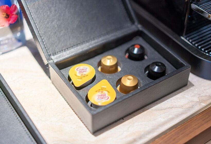 Номер Deluxe, The Langham Hefei