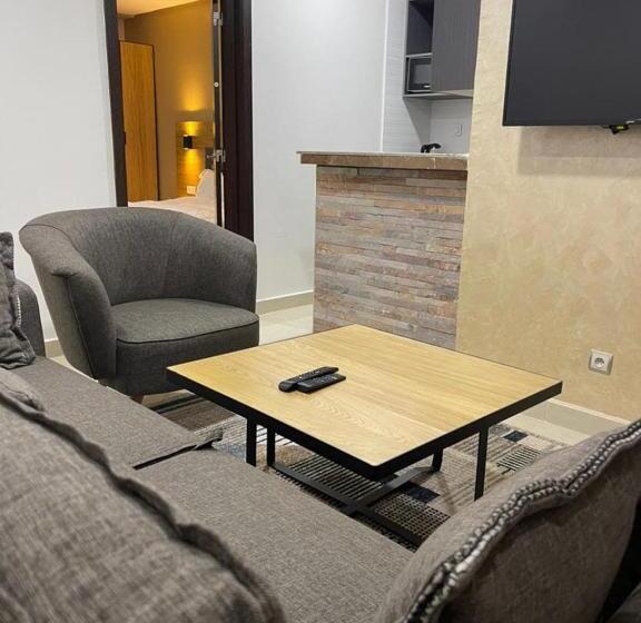 استودیوی لوکس, Casahouse Apparts