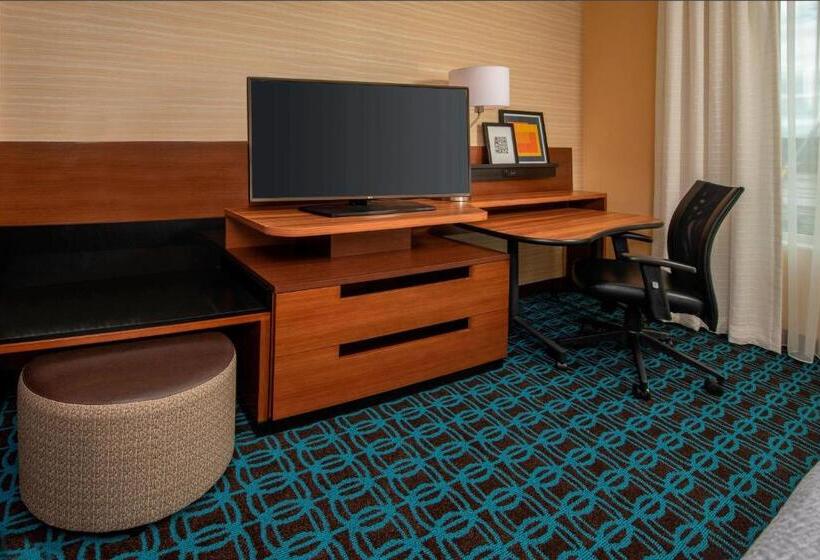 Номер Стандарт Адаптированный для Инвалидов, Fairfield Inn & Suites By Marriott Harrisburg International Airport