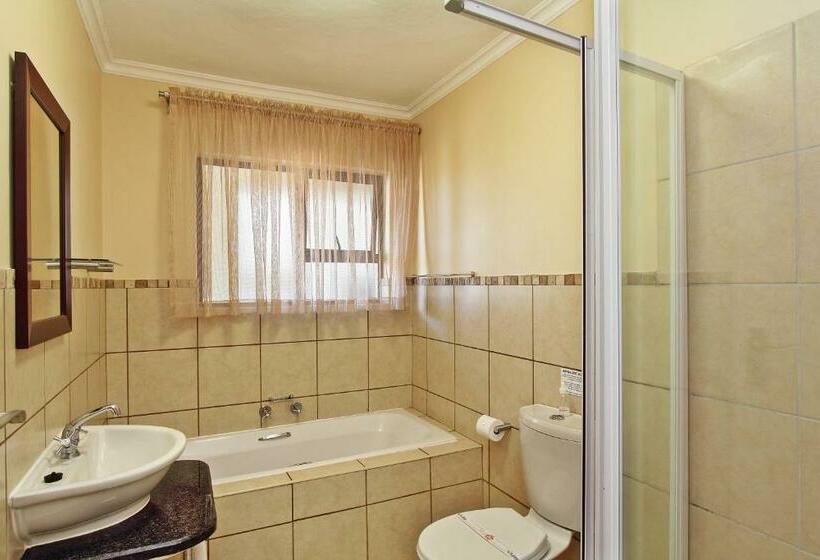 Апартаменты 2 Спальни, Uvongo River Resort
