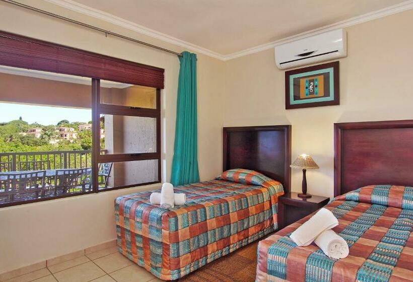 Апартаменты 3 Спальни, Uvongo River Resort