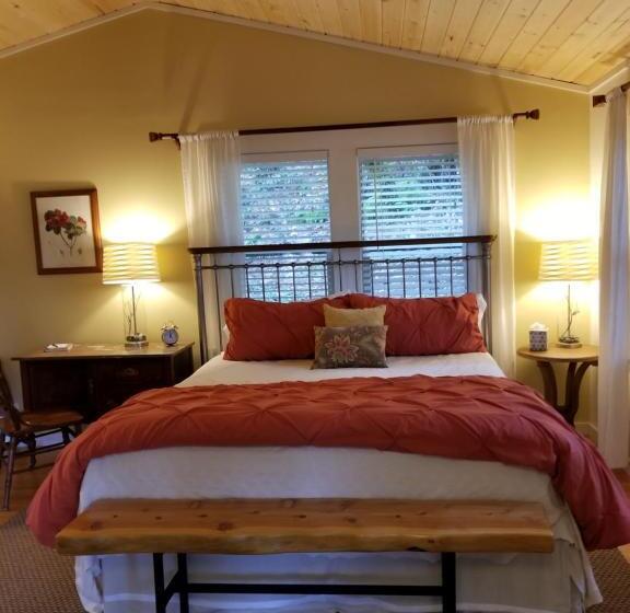 Студия Deluxe, China Creek Cottages