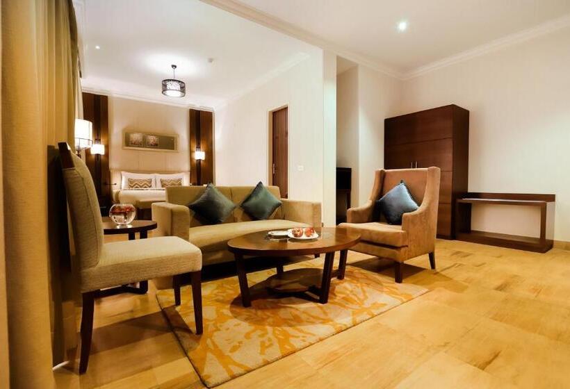 带阳台的豪华间, Regenta Resort & Spa Mashobra