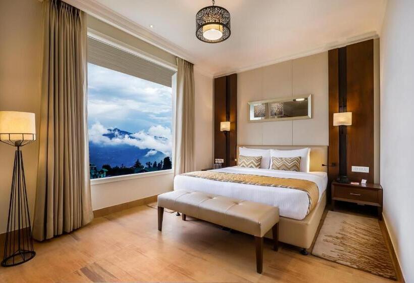 バルコニー付きデラックスルーム, Regenta Resort & Spa Mashobra