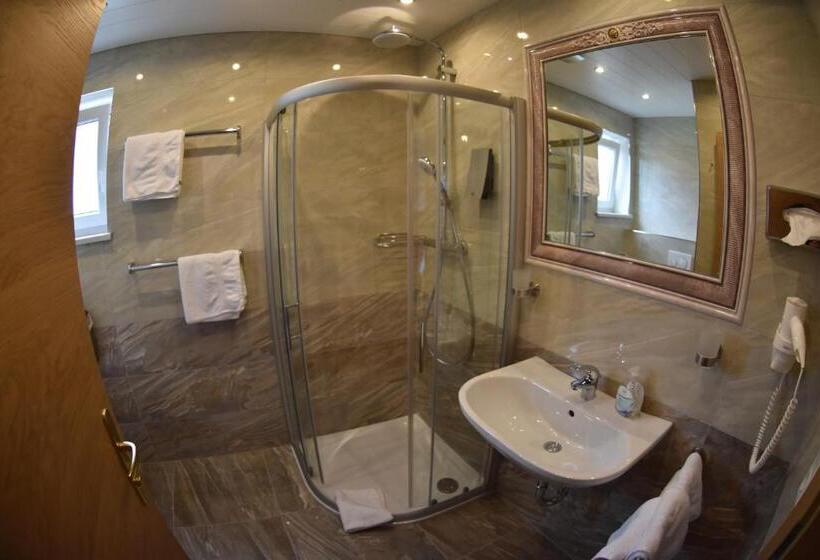 اتاق استاندارد با بالکن, Seebär Velden