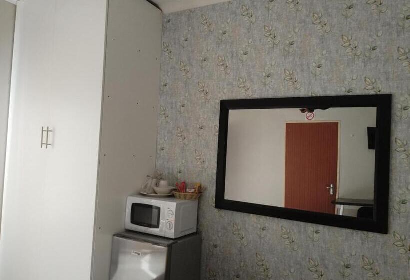 اتاق استاندارد, Tokelo Guesthouse Emalahleni
