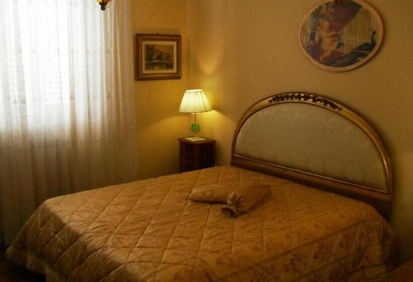 اتاق ساده سه‌ نفره, I 13 Cavalieri Guest House