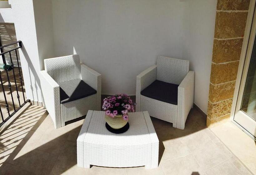 Люкс Повышенной Комфортности, Tenuta Aletheia B&b