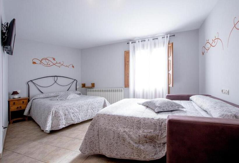 Четырехместный Номер Стандарт, Hostal Antiguo Hospital