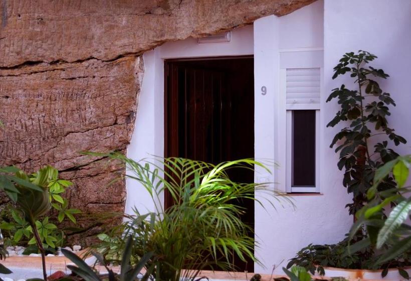 اتاق سوپریور, Hostal Batato
